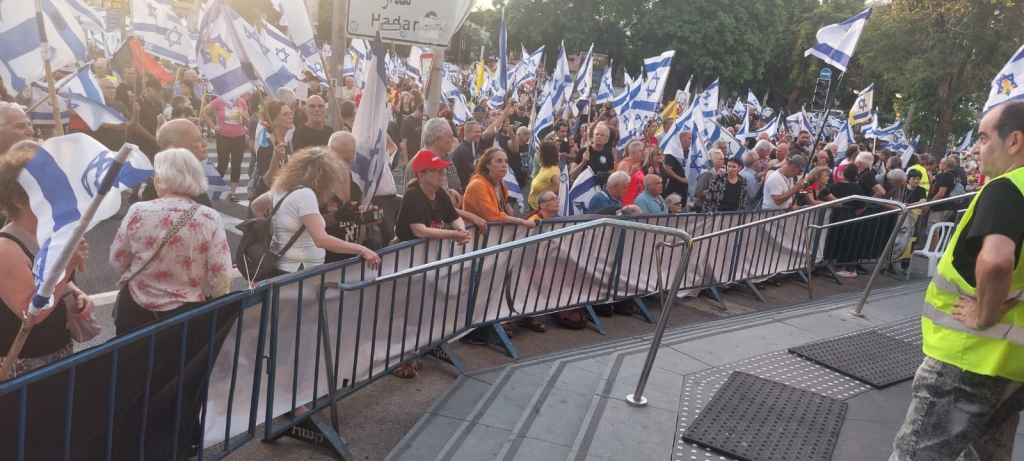 דברים רעים קורים כשאנשים טובים שותקים