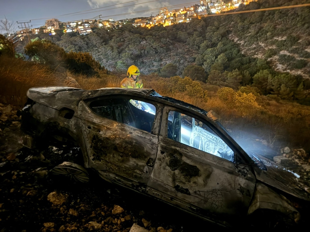  רכב שהתהפך גרם לשריפת שטח פתוח