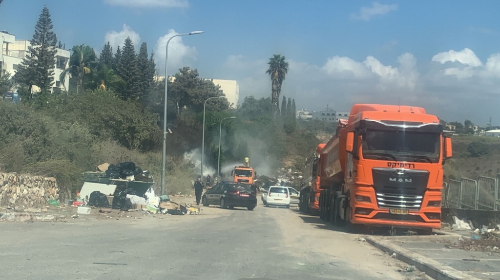 שריפה כתוצאה מהשלכת פסולת בחורשות בדליה