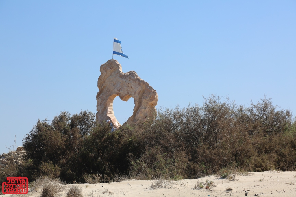 עמית סגל פוליטיקה בגרוש